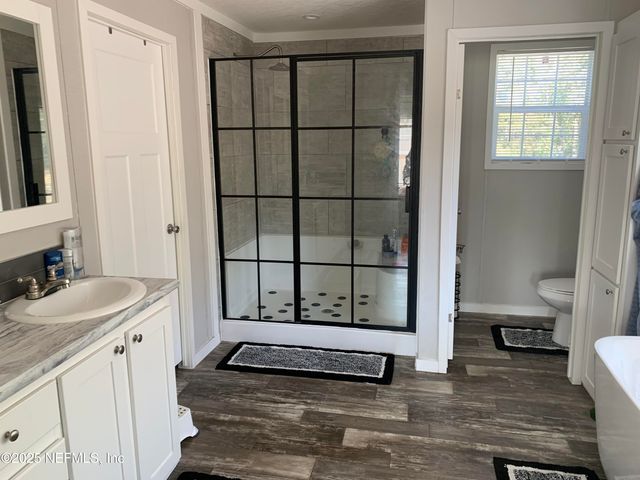 132 LAKE LUCY Court, Interlachen, FL 32148