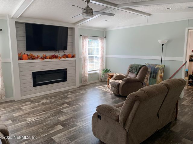 132 LAKE LUCY Court, Interlachen, FL 32148