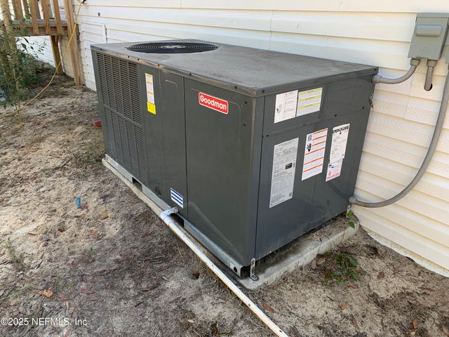 132 LAKE LUCY Court, Interlachen, FL 32148