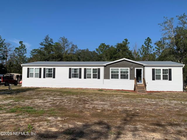 132 LAKE LUCY Court, Interlachen, FL 32148