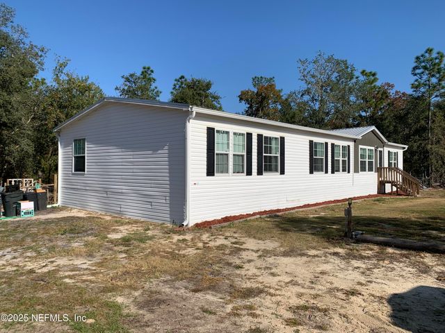 132 LAKE LUCY Court, Interlachen, FL 32148