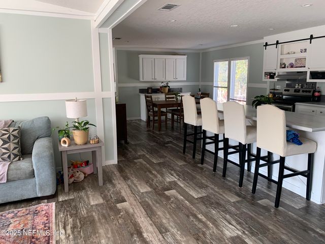 132 LAKE LUCY Court, Interlachen, FL 32148