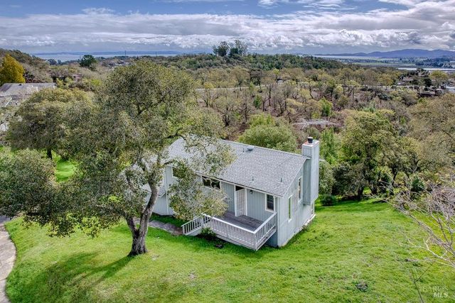 2511 Laguna Vista Dr, Novato, CA 94945