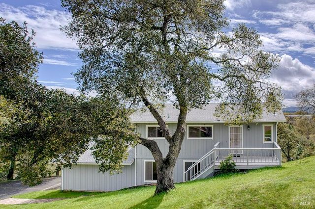 2511 Laguna Vista Dr, Novato, CA 94945