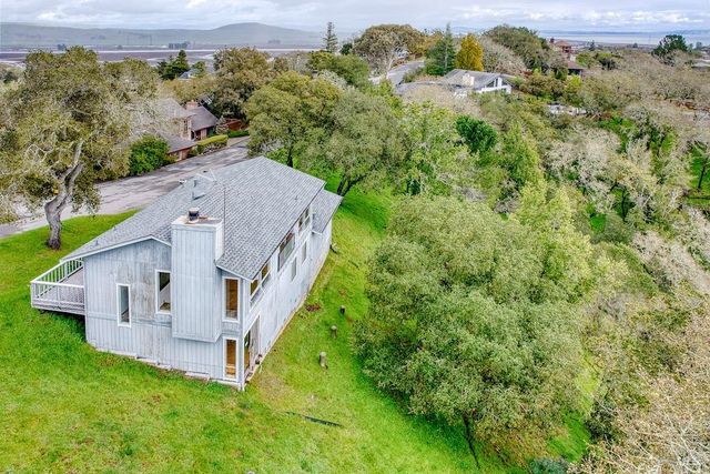 2511 Laguna Vista Dr, Novato, CA 94945