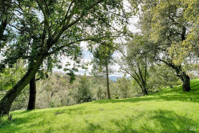 2511 Laguna Vista Dr, Novato, CA 94945