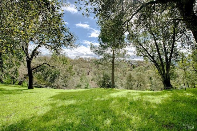 2511 Laguna Vista Dr, Novato, CA 94945