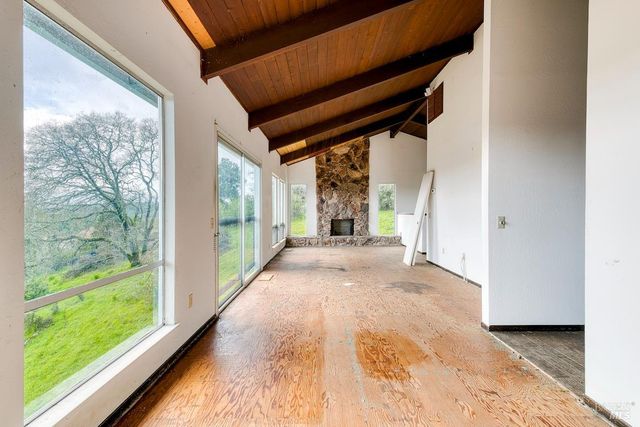 2511 Laguna Vista Dr, Novato, CA 94945