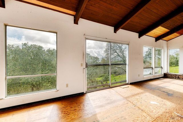 2511 Laguna Vista Dr, Novato, CA 94945