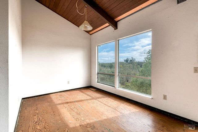 2511 Laguna Vista Dr, Novato, CA 94945