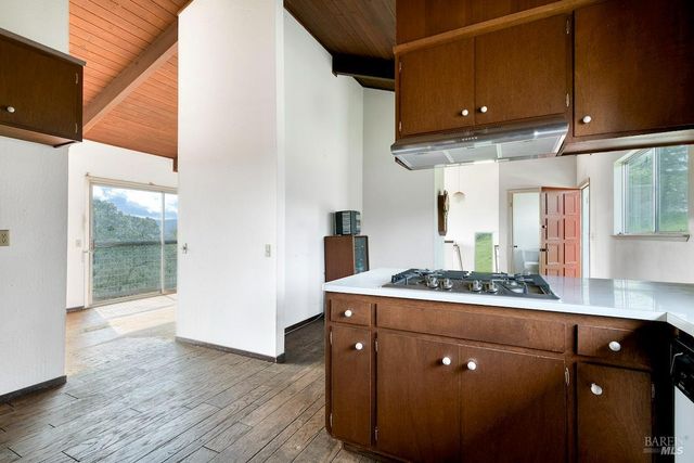 2511 Laguna Vista Dr, Novato, CA 94945