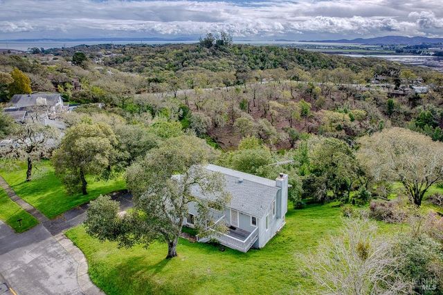 2511 Laguna Vista Dr, Novato, CA 94945