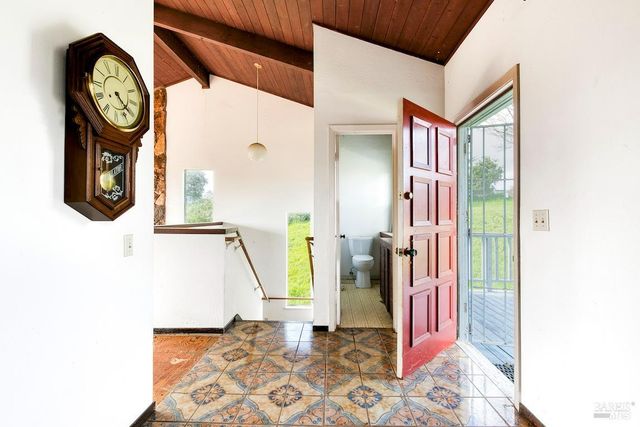 2511 Laguna Vista Dr, Novato, CA 94945