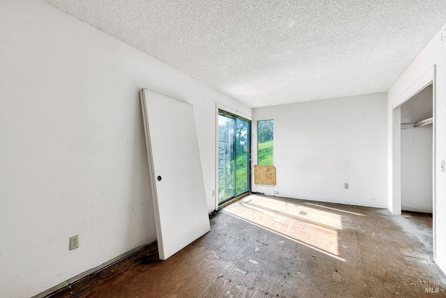 2511 Laguna Vista Dr, Novato, CA 94945