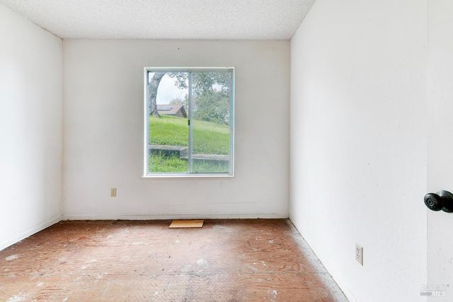 2511 Laguna Vista Dr, Novato, CA 94945