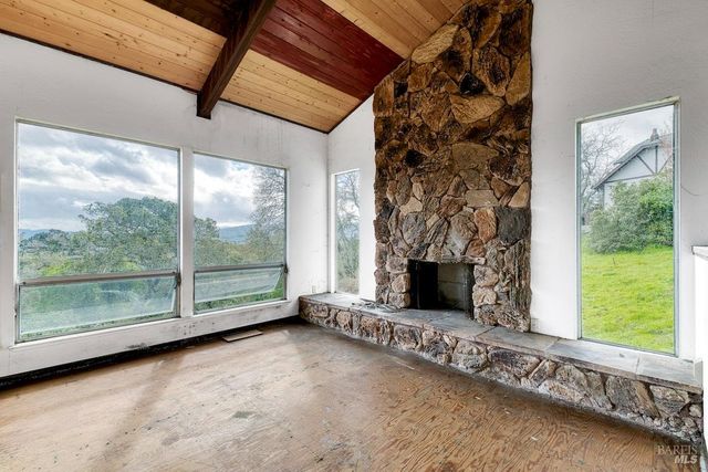 2511 Laguna Vista Dr, Novato, CA 94945