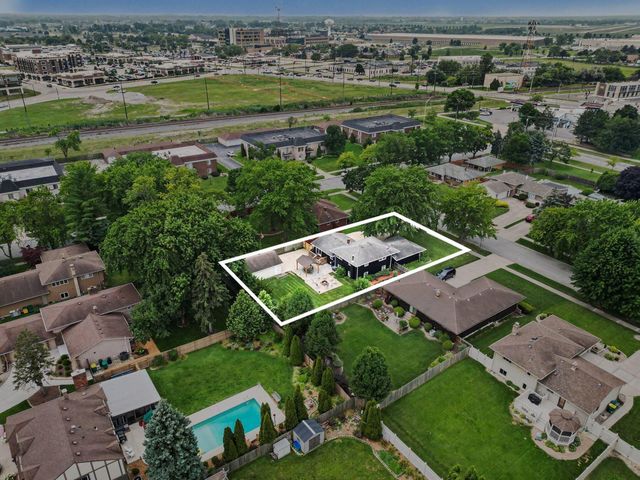 9425 Larch Drive, Munster, IN 46321
