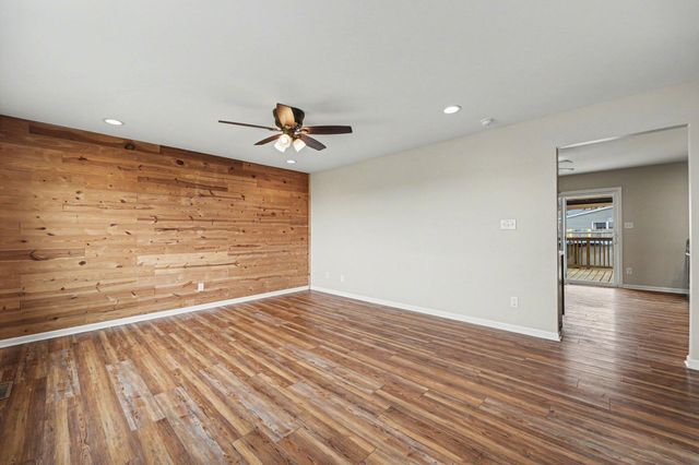 655 N 450 W, Valparaiso, IN 46385