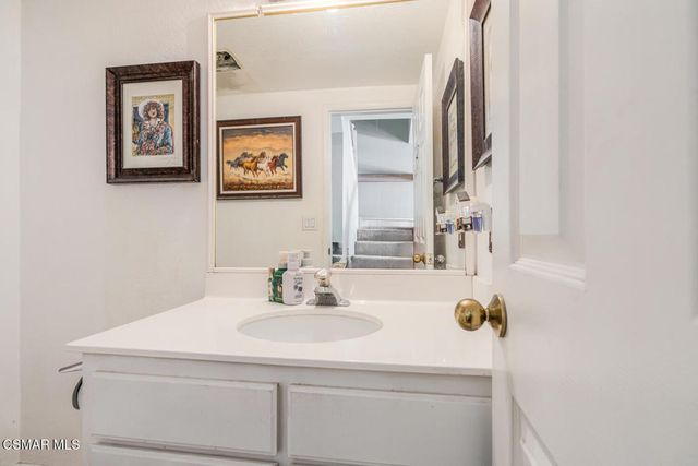 5782 Oak Bank Trail 103, Oak Park, CA 91377