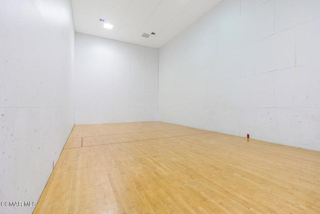 5782 Oak Bank Trail 103, Oak Park, CA 91377