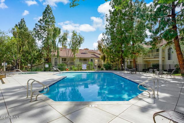 5782 Oak Bank Trail 103, Oak Park, CA 91377