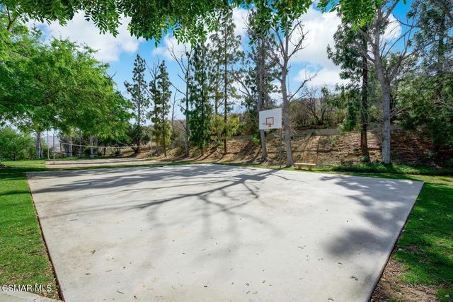 5782 Oak Bank Trail 103, Oak Park, CA 91377