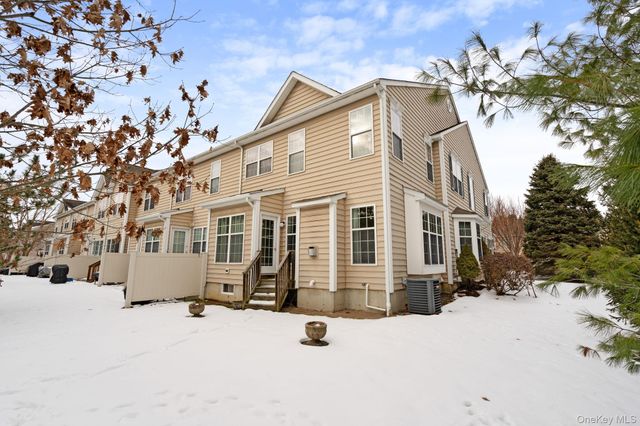 947 Huntington Drive, Fishkill, NY 12524