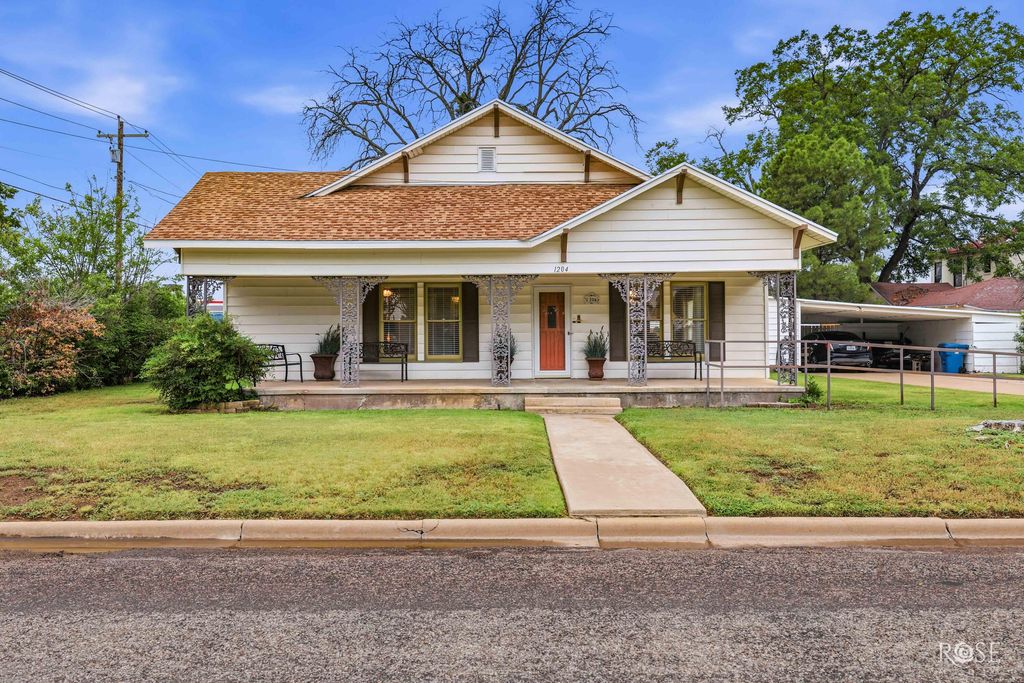 Image 1 of property listing at 1204 Ave D Ave D Avenue, Ozona, TX 76943