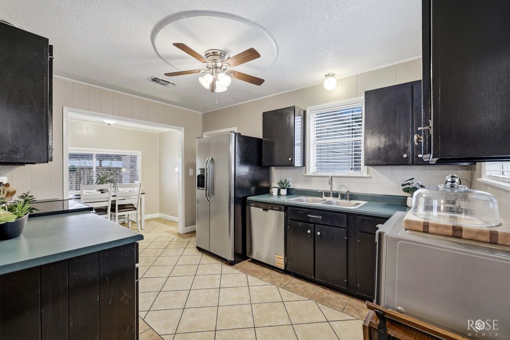 Image 12 of property listing at 1204 Ave D Ave D Avenue, Ozona, TX 76943