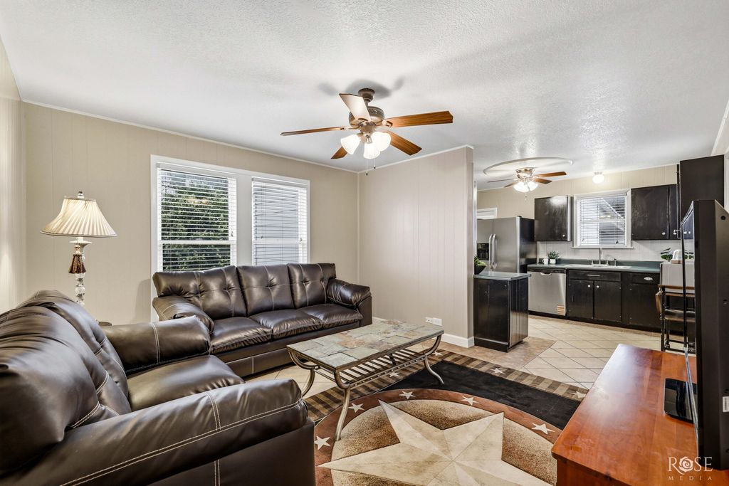 Image 17 of property listing at 1204 Ave D Ave D Avenue, Ozona, TX 76943