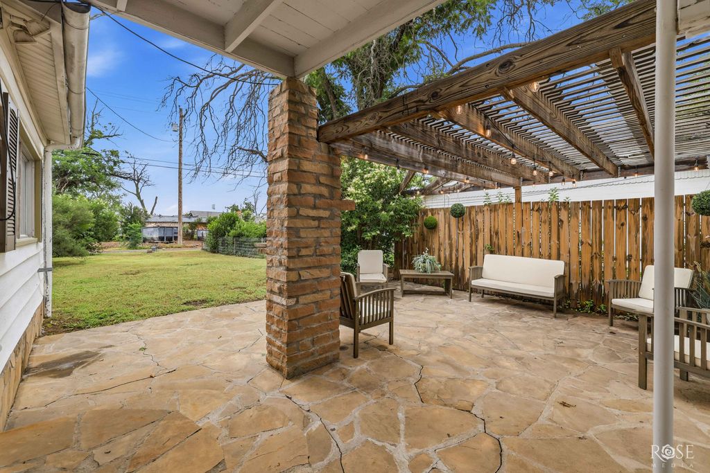 Image 27 of property listing at 1204 Ave D Ave D Avenue, Ozona, TX 76943