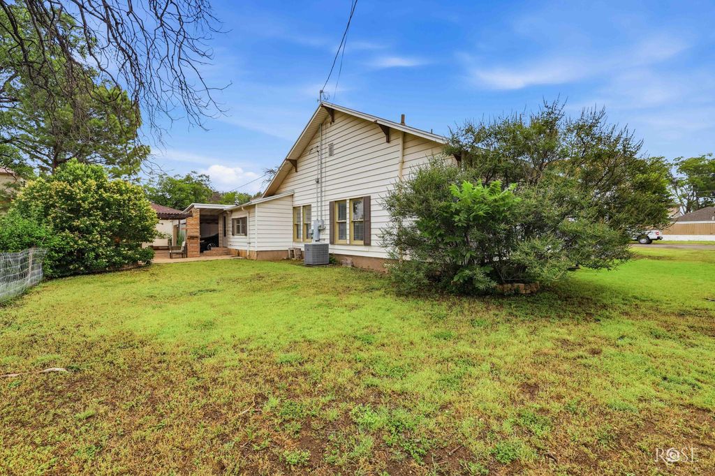 Image 29 of property listing at 1204 Ave D Ave D Avenue, Ozona, TX 76943