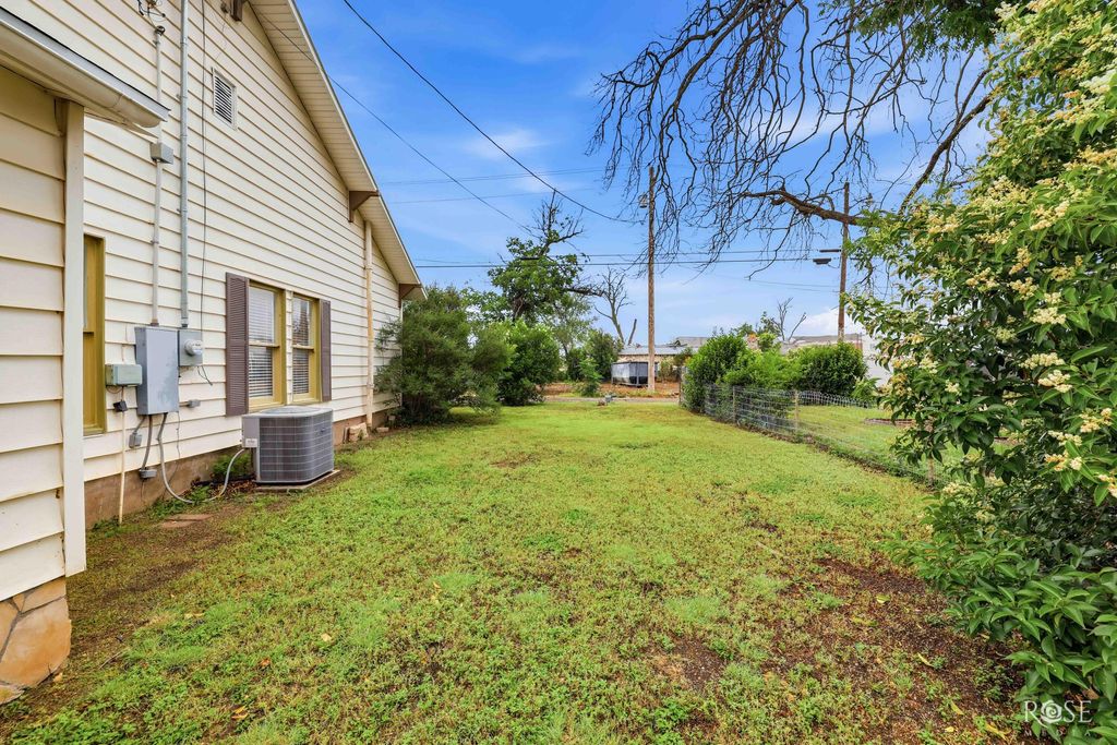 Image 30 of property listing at 1204 Ave D Ave D Avenue, Ozona, TX 76943