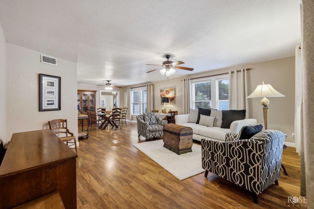 Image 9 of property listing at 1204 Ave D Ave D Avenue, Ozona, TX 76943