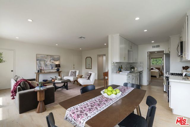 5055 Coldwater Canyon Avenue 219, Sherman Oaks, CA 91423