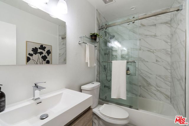 5055 Coldwater Canyon Avenue 219, Sherman Oaks, CA 91423