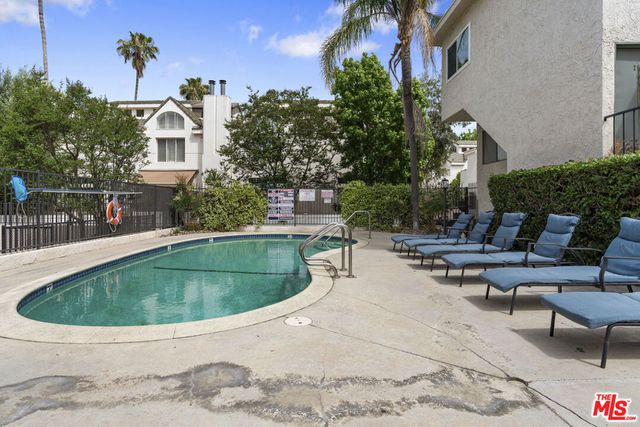 5055 Coldwater Canyon Avenue 219, Sherman Oaks, CA 91423