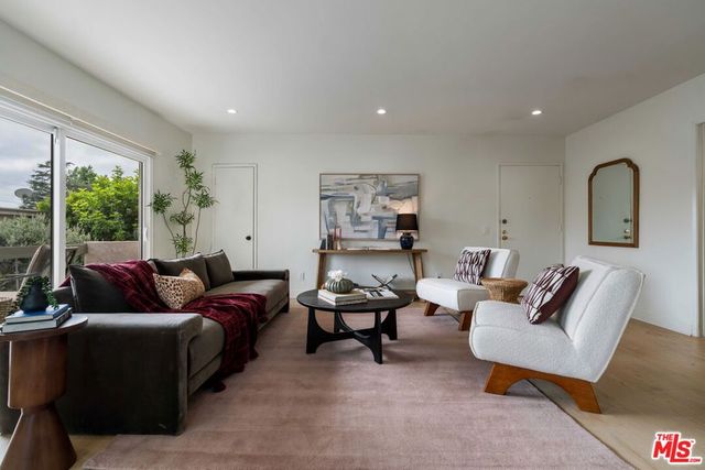 5055 Coldwater Canyon Avenue 219, Sherman Oaks, CA 91423