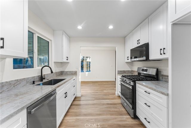 37862 11th E, Palmdale, CA 93550