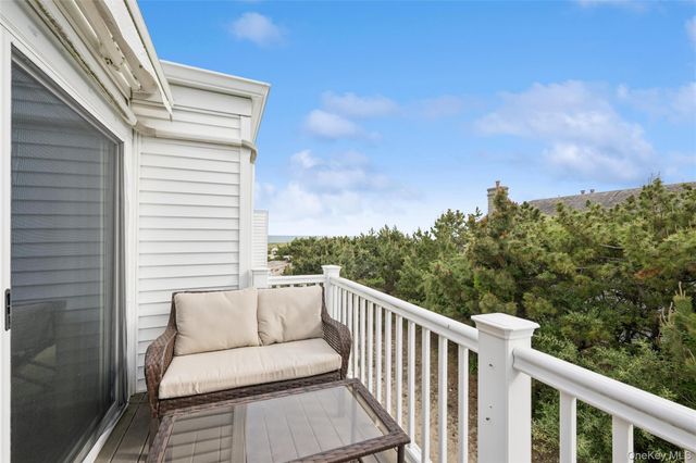 281 Dune Road 17B, Westhampton Beach, NY 11978