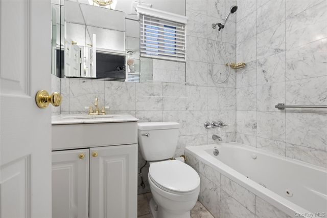 281 Dune Road 17B, Westhampton Beach, NY 11978