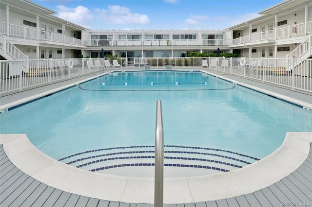 281 Dune Road 17B, Westhampton Beach, NY 11978