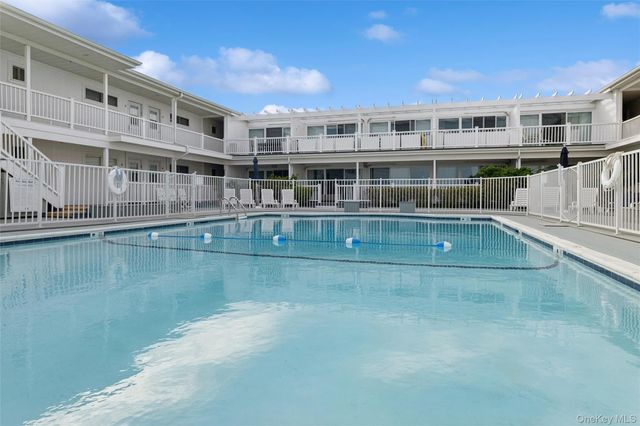 281 Dune Road 17B, Westhampton Beach, NY 11978