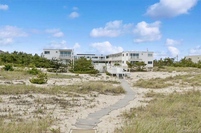 281 Dune Road 17B, Westhampton Beach, NY 11978