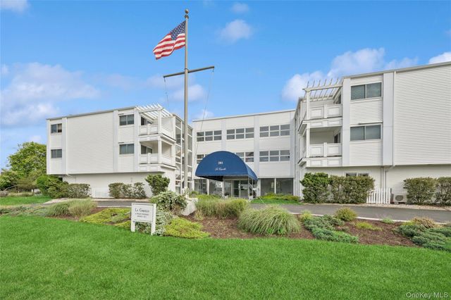 281 Dune Road 17B, Westhampton Beach, NY 11978
