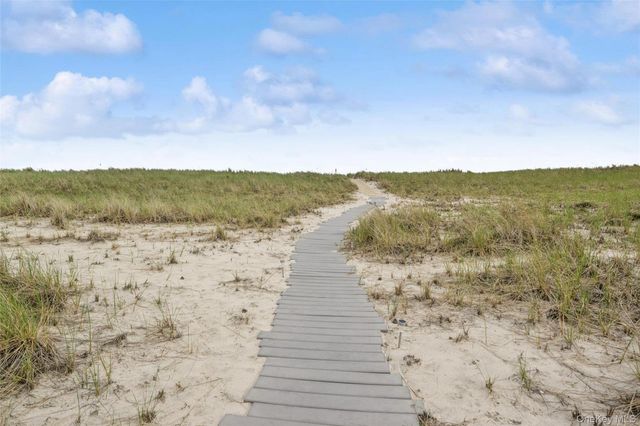 281 Dune Road 17B, Westhampton Beach, NY 11978