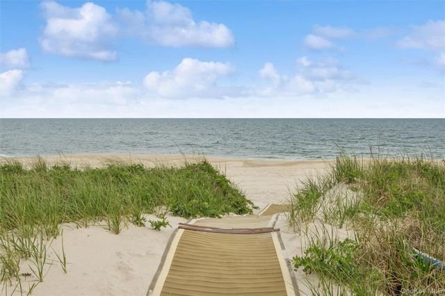 281 Dune Road 17B, Westhampton Beach, NY 11978