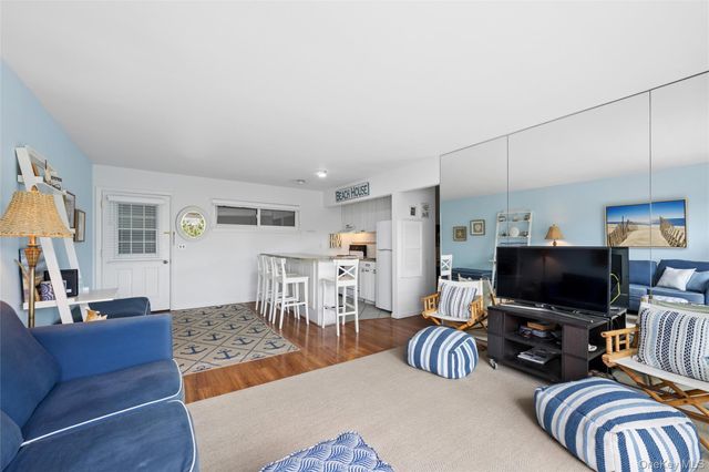 281 Dune Road 17B, Westhampton Beach, NY 11978