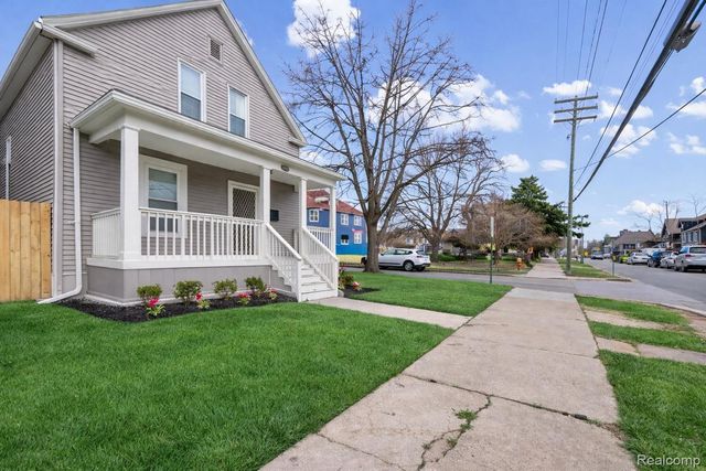 8103 E Canfield Street, Detroit, MI 48214