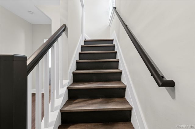 8103 E Canfield Street, Detroit, MI 48214